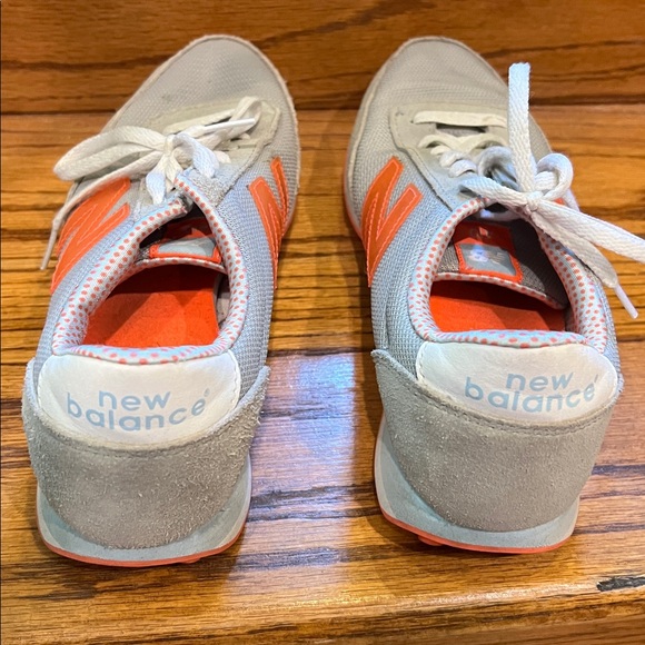 New Balance 410 Women's Sneakers in Gray and Orange - Picture 4 of 4
